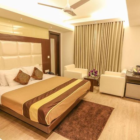 Fabhotel Red Leaf Mall Road Mussoorie Exteriör bild