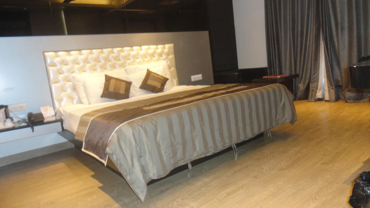 Fabhotel Red Leaf Mall Road Mussoorie Exteriör bild